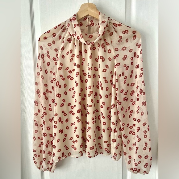 RW&CO Cowl Neck Blouse Cream Red Lips Sheer Small - Picture 2 of 13